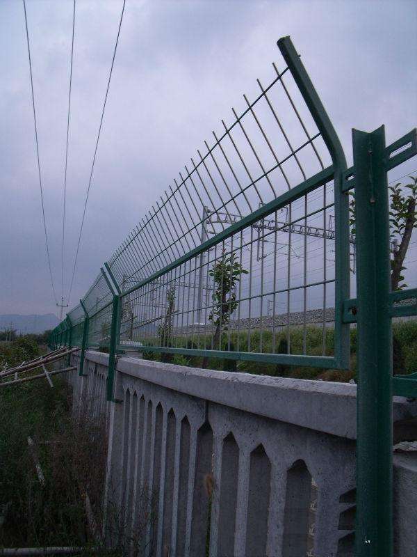 高鐵防護柵欄